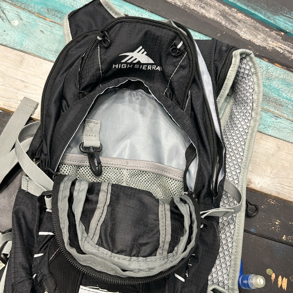 High sierra 14L Quick Shot Hiking Pack - Picture 8 of 11